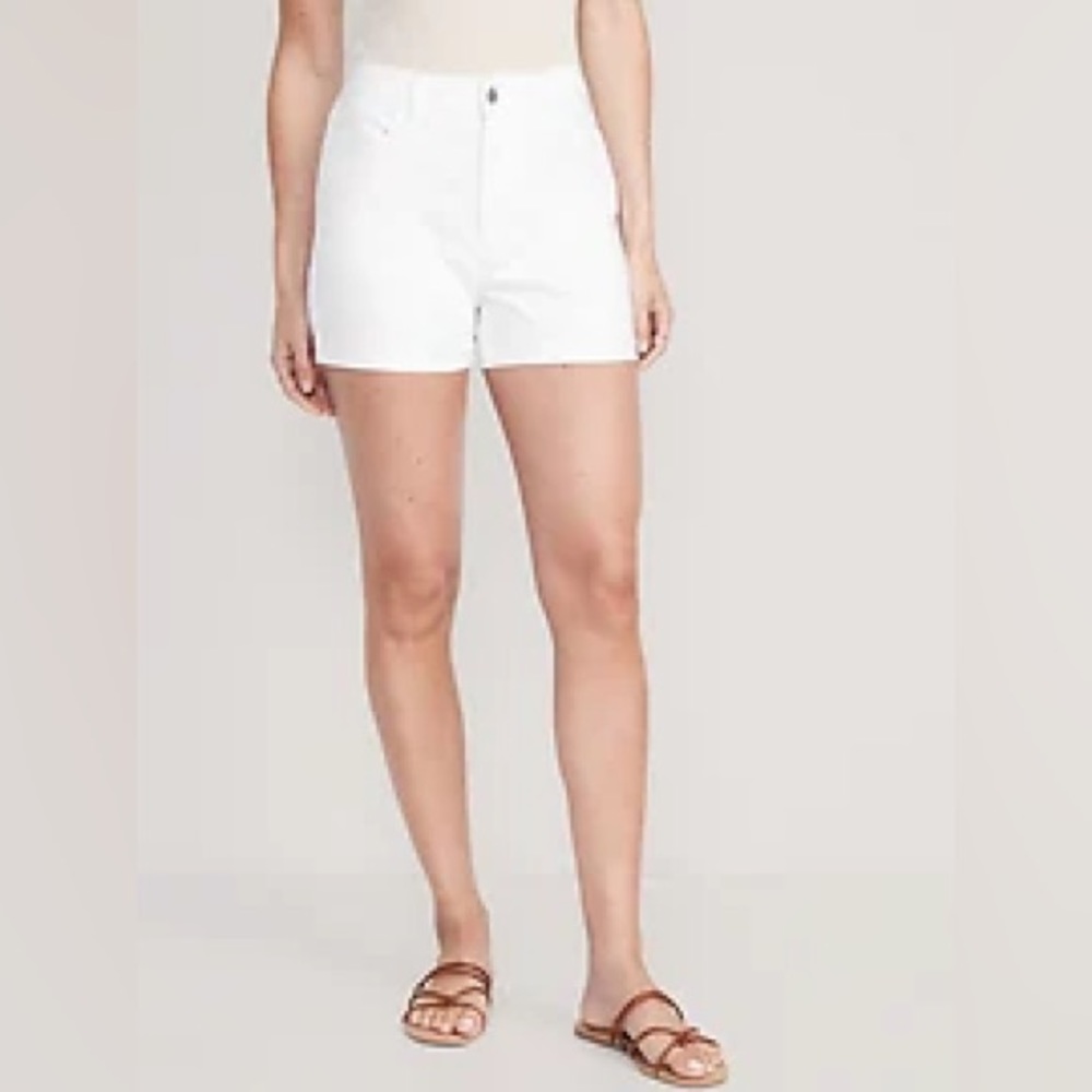 NWOT Old Navy High-Waisted Wow White-Wash
Straight Jean Shorts 3” Inseam